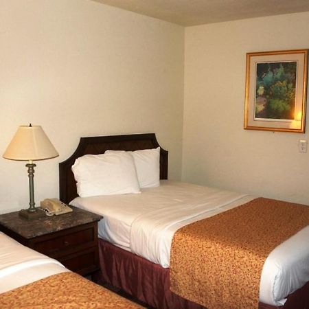 Waterford Inn Bagian luar foto