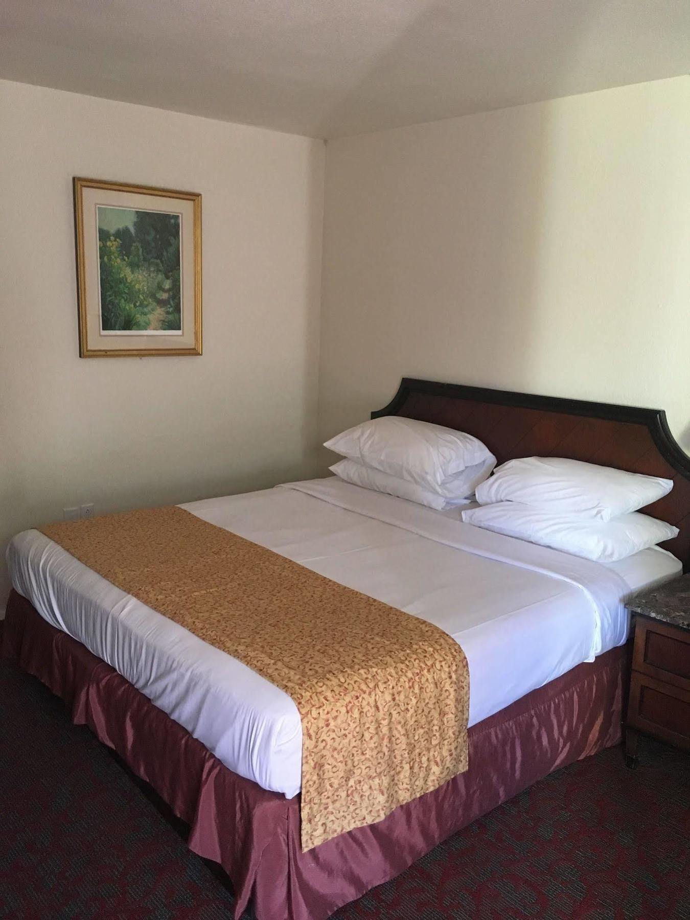Waterford Inn Bagian luar foto